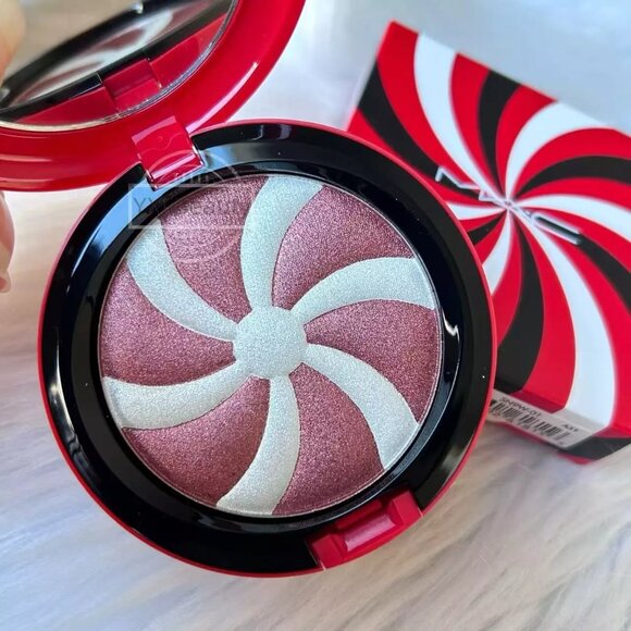New MAC Hyper Real Glow Duo Highlighter～FORTUNE TELLER/BLIZZARD WIZARD～Full Size - Picture 1 of 4